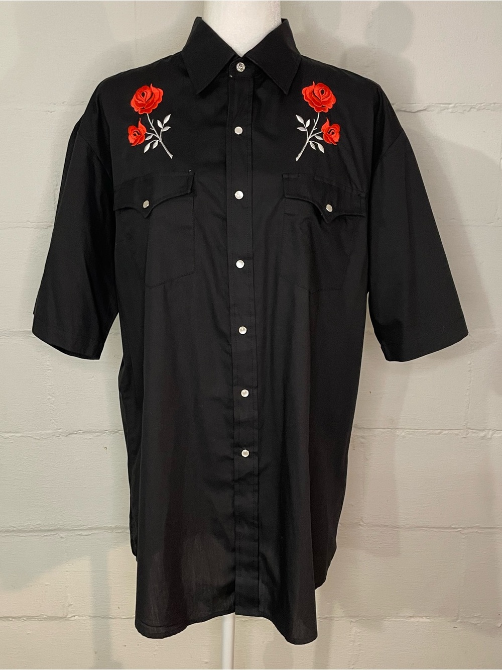 Blair Black Short-Sleeve Button-Down Shirt with Red Rose Embroidery